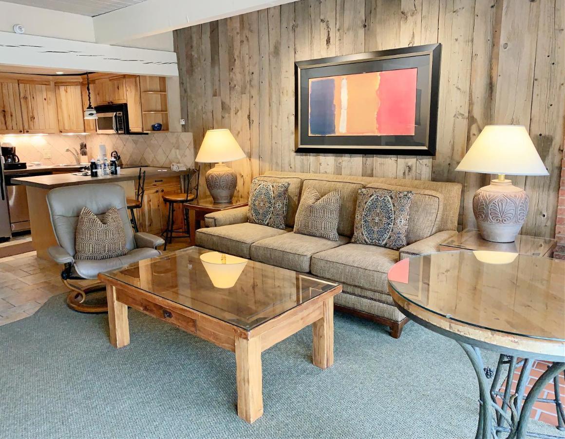 Aspen Square Condominium Hotel Extérieur photo