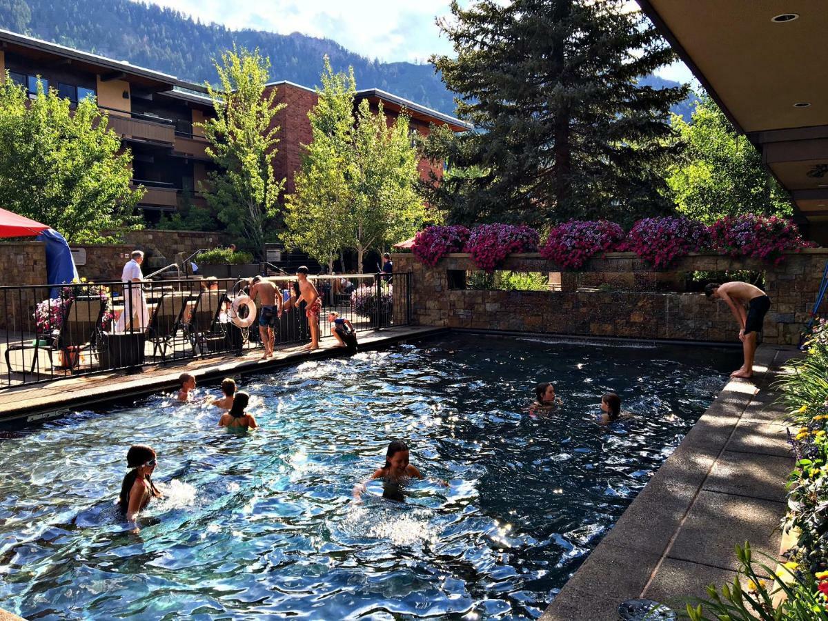 Aspen Square Condominium Hotel Extérieur photo