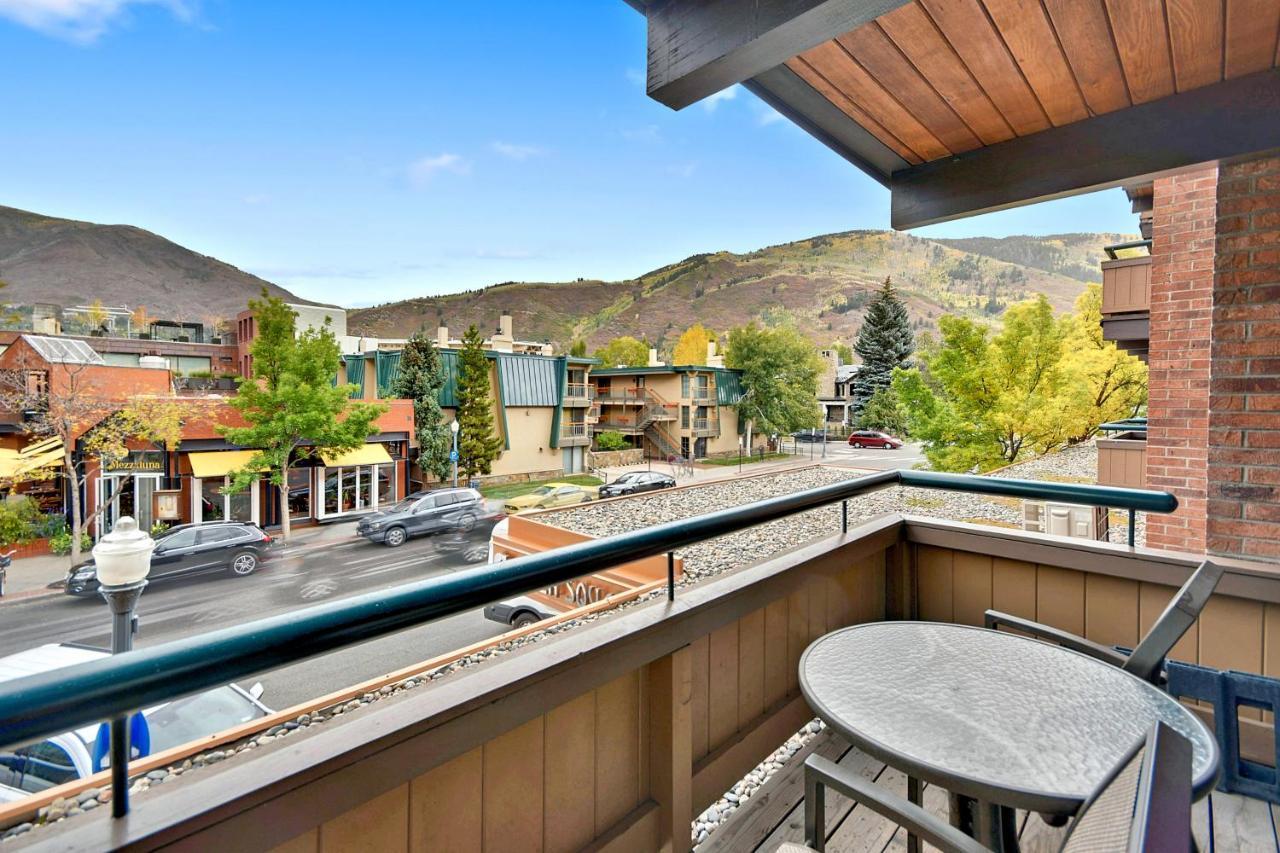 Aspen Square Condominium Hotel Extérieur photo