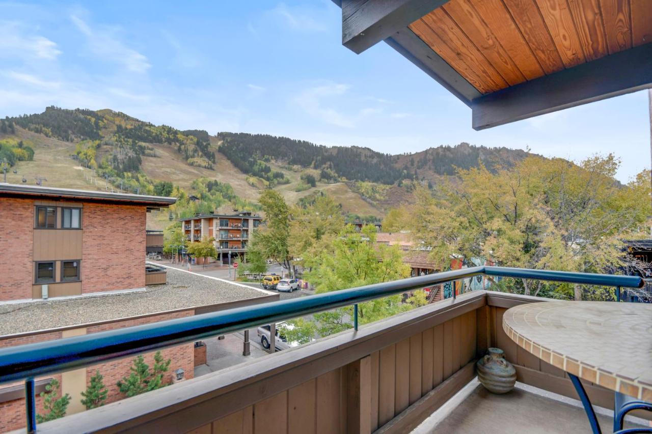 Aspen Square Condominium Hotel Extérieur photo